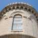 ...con tanto di torre arricchita da merli guelfi con dentellatura regolare...